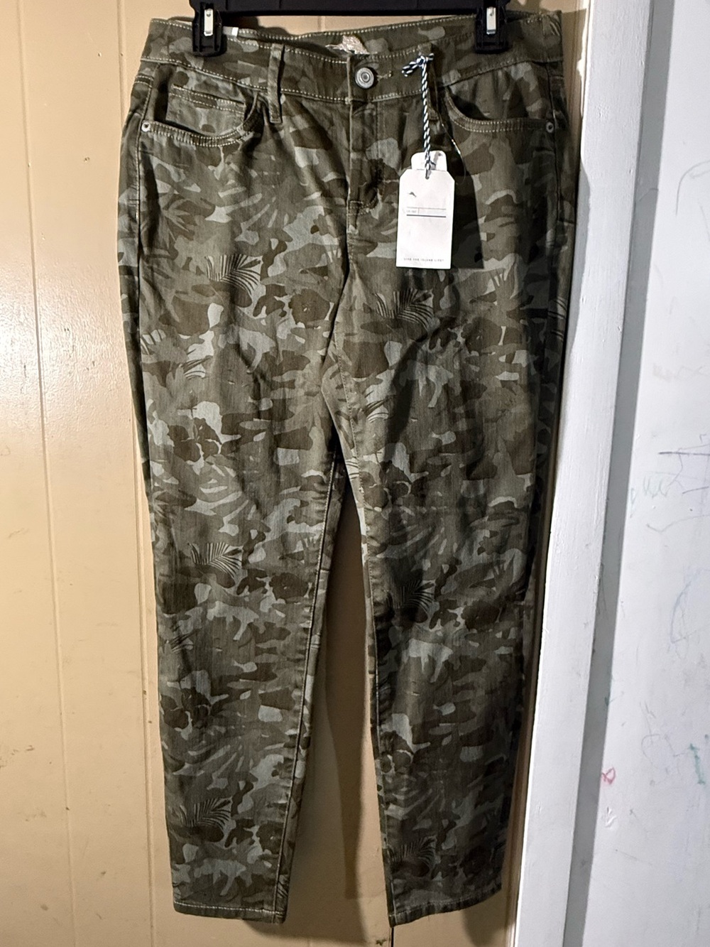 Tommy Bahama Olive Green Camo Leaf-Print Pants